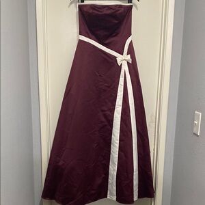Used Junior Jessica McClintock Strapless Burgundy and White Dress